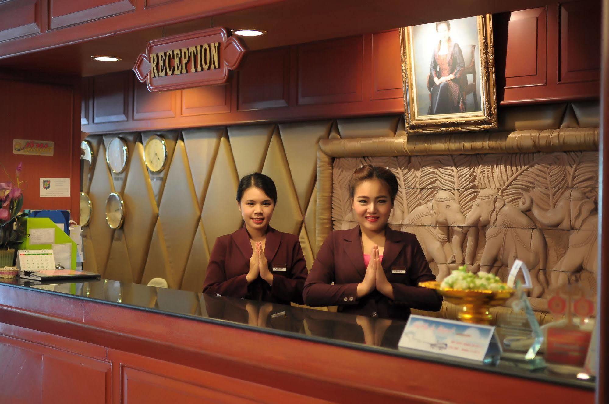 Khon Kaen Hotel Esterno foto